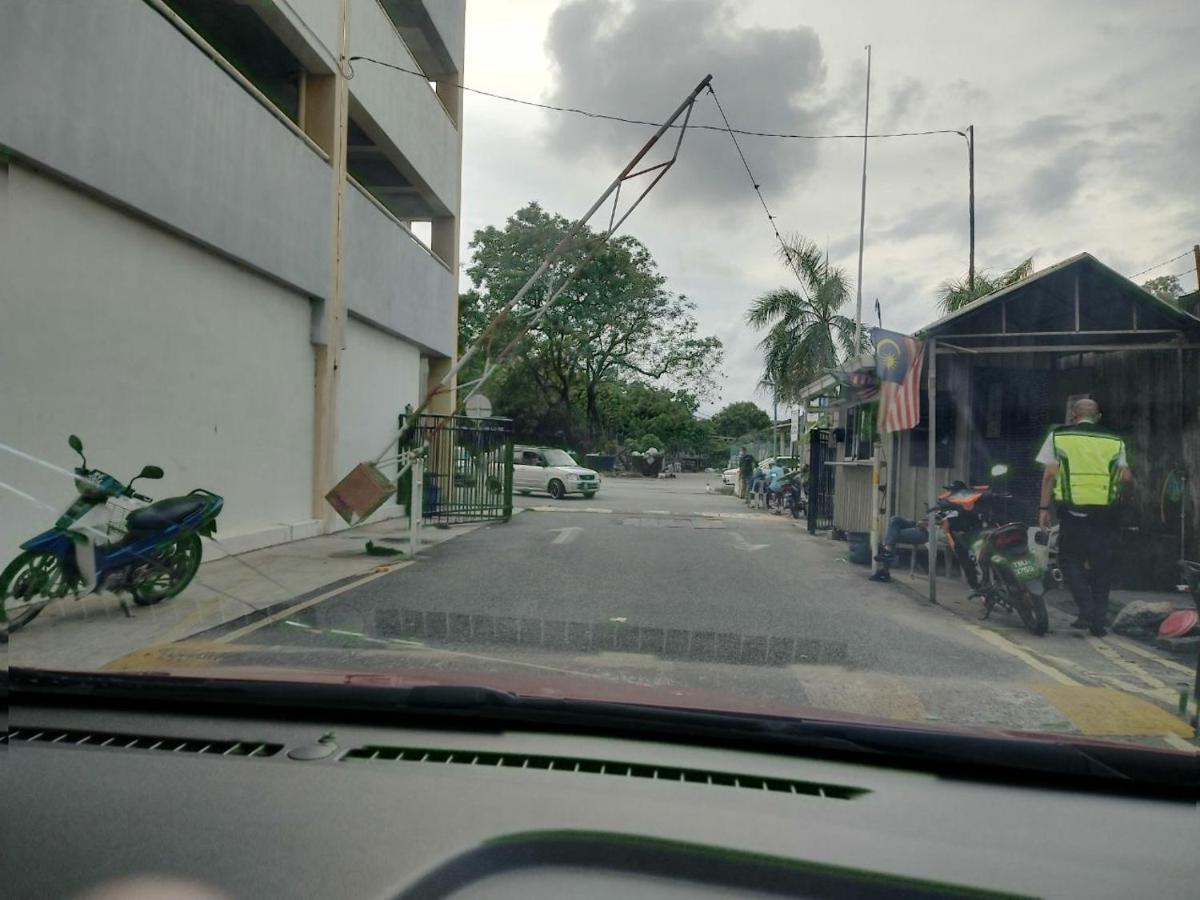 Homestay Kuala Terengganu Near Batu Burok, Hospital Hsnz, Ktcc Mall, Drawbridge C Exterior photo